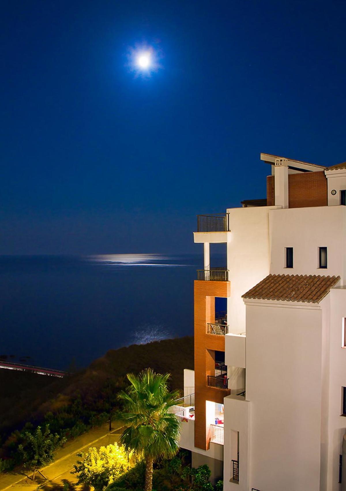 Con Impresionantes Vistas Al Mar *