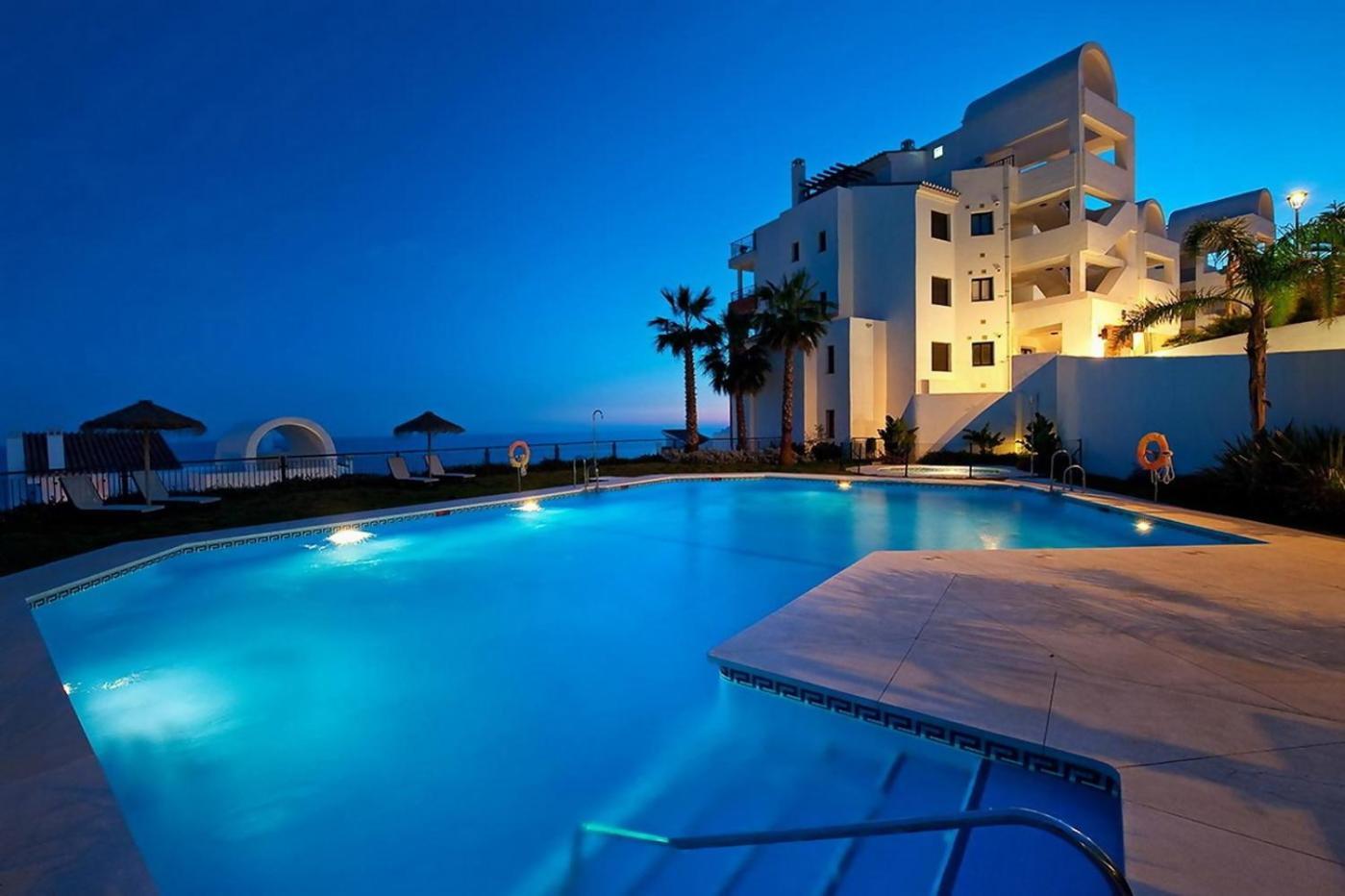 Apartamento De Lujo Con Impresionantes Vistas Al Mar En Costa